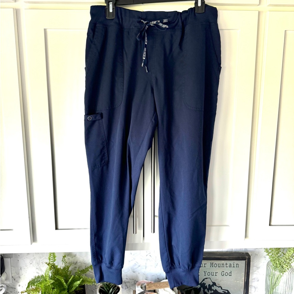 MedcoutureTouch Jogger Yoga Pant scrub bottoms. size LP Large Petite